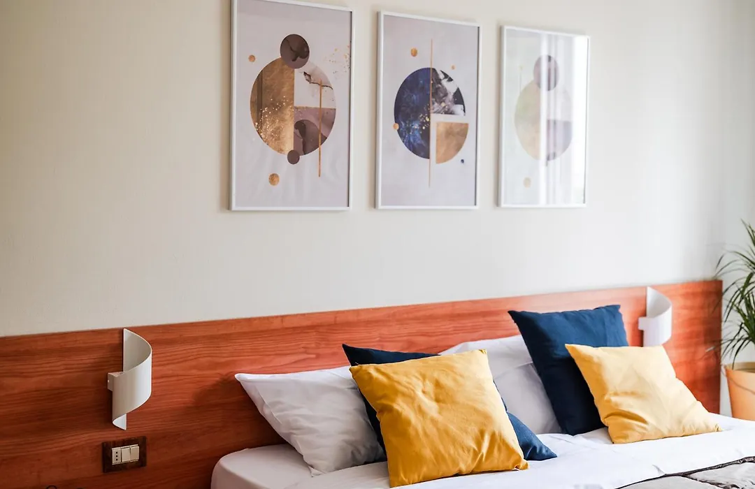 The Circle - Ampio sui Navigli - Self-Check in-1