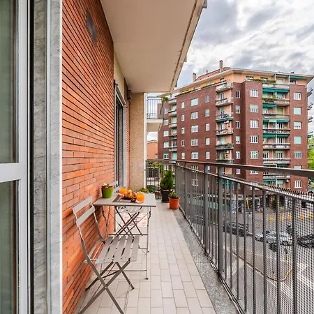 The Circle - Ampio sui Navigli - Self-Check in-2